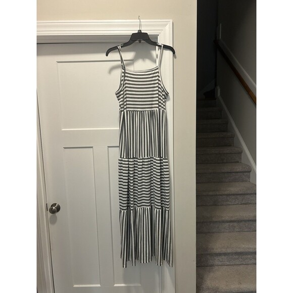 Charcoal Gray & White Sun Dress Spaghetti Straps Tiered Ruffles Maxi Size 8 / 10 - Picture 1 of 6